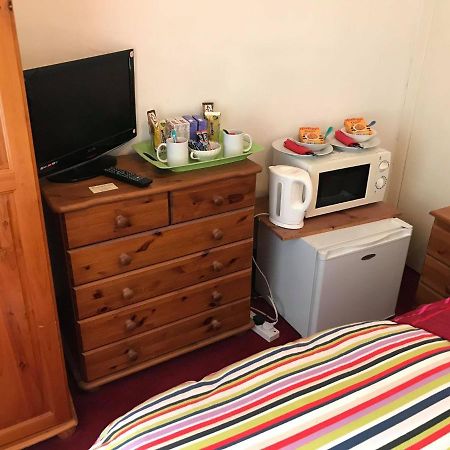 Broomlea Guest House Dyce Exteriör bild