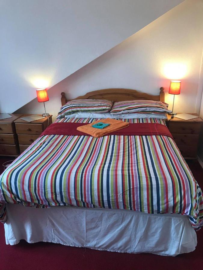 Broomlea Guest House Dyce Exteriör bild